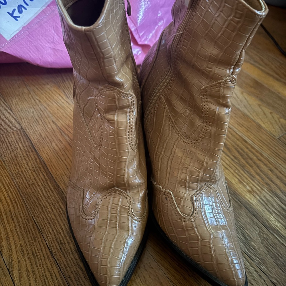 Elegant Tan Croc-Embossed Ankle Booties - Picture 2 of 3